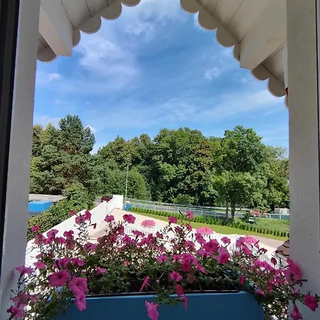 Lejlighed Fiona4 Centrum700m Parking Bezplatny Monitorowany Salon Z Sypialnia Tv Lazienka Kuchnia Rekuperacja Karpacz