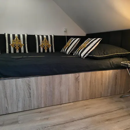 Fiona4 Centrum700m Parking Bezplatny Monitorowany Salon Z Sypialnia Tv Lazienka Kuchnia Rekuperacja Daire Karpacz