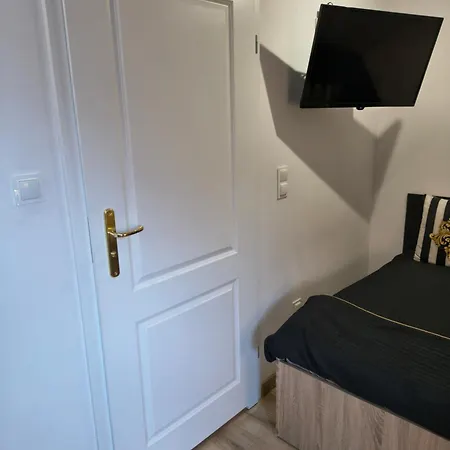 Apartament Fiona4 Centrum700m Parking Bezpłatny Monitorowany Salon Z Sypialnią Tv łazienka Kuchnia Rekuperacja Karpacz