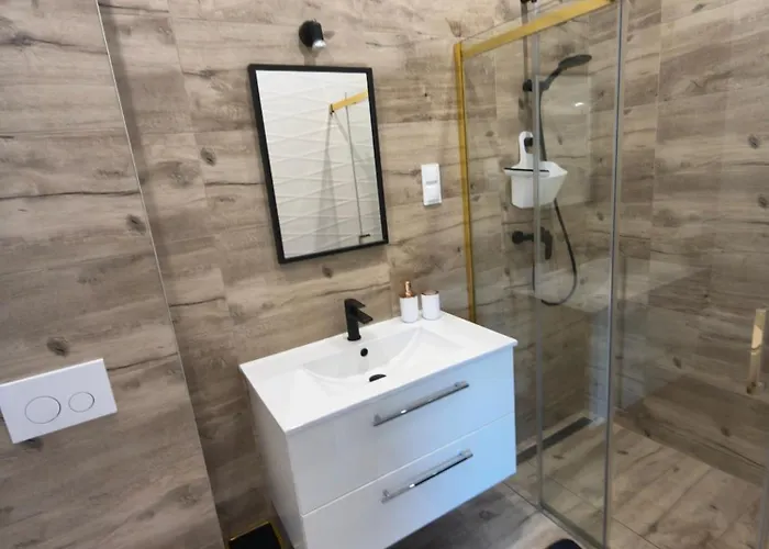 Fiona4 Centrum700m Parking Bezplatny Monitorowany Salon Z Sypialnia Tv Lazienka Kuchnia Rekuperacja Apartment